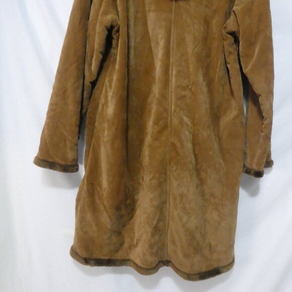 STYLE | large | Brown Hooded Coat with Embroidery - Picture 15 of 16